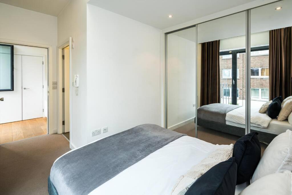 Chic And Spacious Flat Near Bond Street Apartment Londra Exterior foto