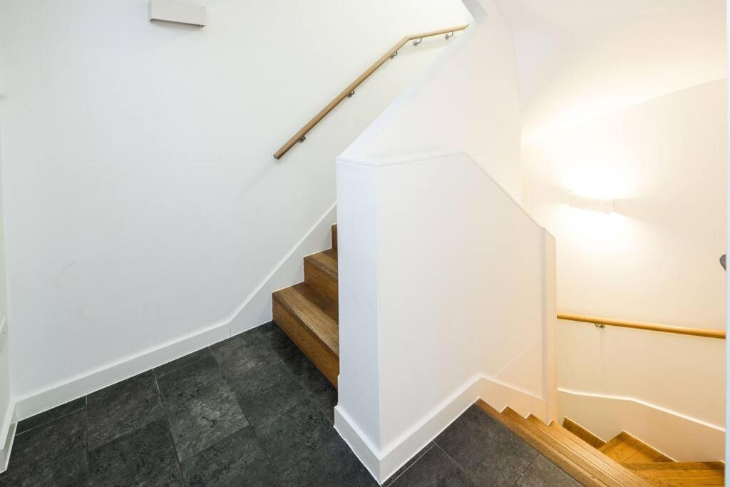 Chic And Spacious Flat Near Bond Street Apartment Londra Exterior foto